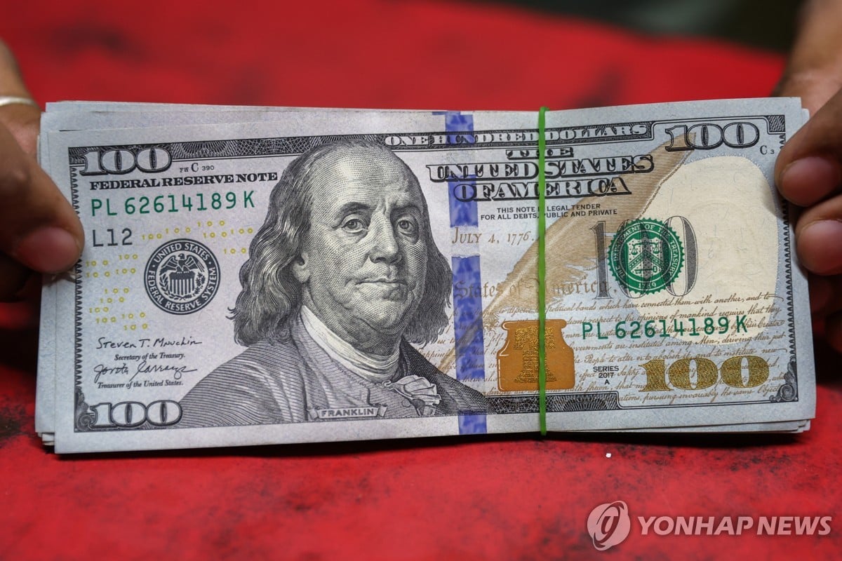 美달러에 트럼프 서명 인쇄…현직 대통령 서명은 건국 후 최초 | 연합뉴스