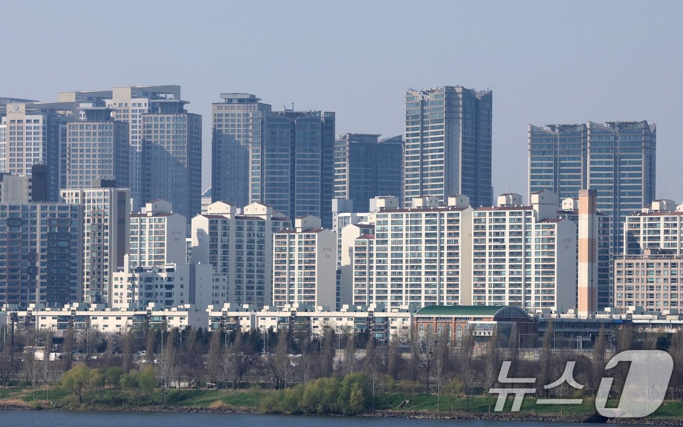 3월 민간 아파트 공급 1만 가구 이상…분양가는 역대 최고가 경신 - 뉴스1
