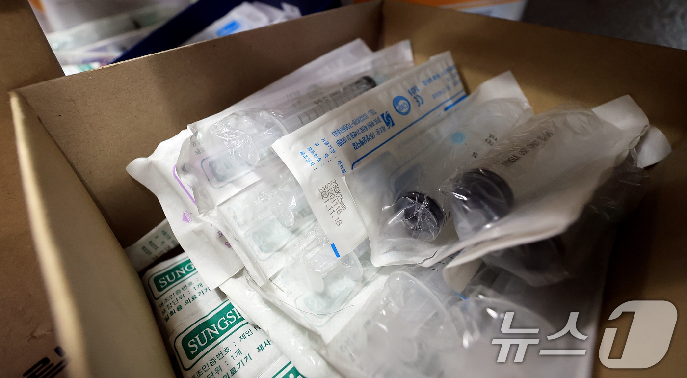 정부, 주사기·수액팩 공급 대응 나선다 - 뉴스1