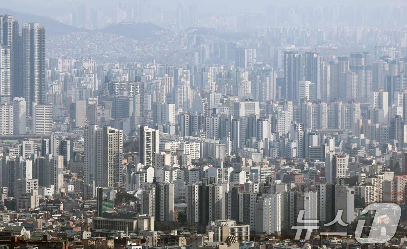 다주택자 대출 연장 17일부터 중단…계약 갱신 예외 허용[일문일답] - 뉴스1