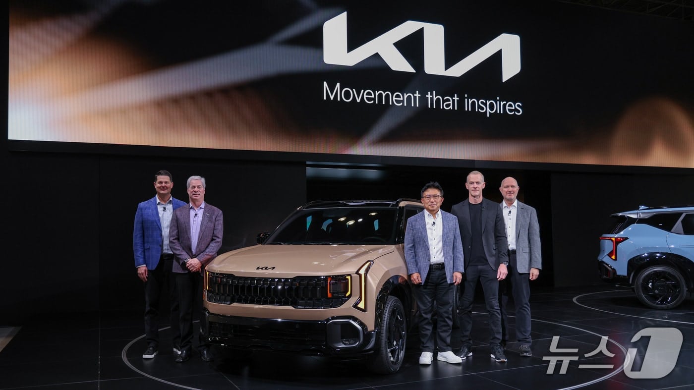 기아, 뉴욕서 '셀토스·EV3' 공개…북미 SUV·전기차 시장 동시 공략 - 뉴스1