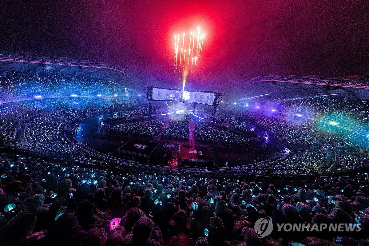 BTS begins largest K-pop world tour in Goyang | Yonhap News Agency