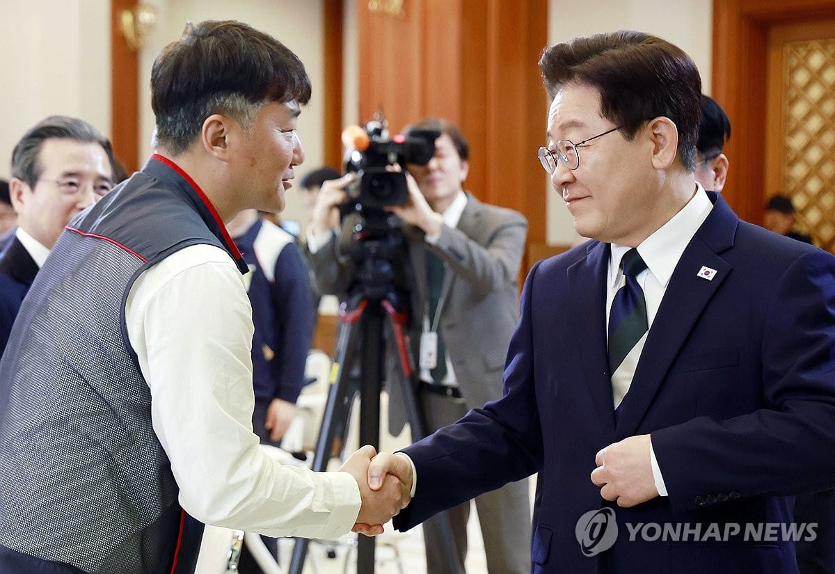 李대통령 "2년 기간제법, 노동자 보호 아닌 고용금지법…대안 필요" | 연합뉴스