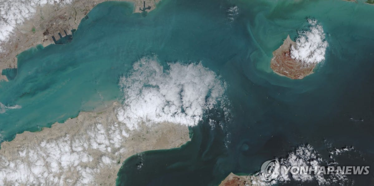 이란 군부 "호르무즈 해협 통제 재개…美해상봉쇄 유지 탓"(종합) | 연합뉴스