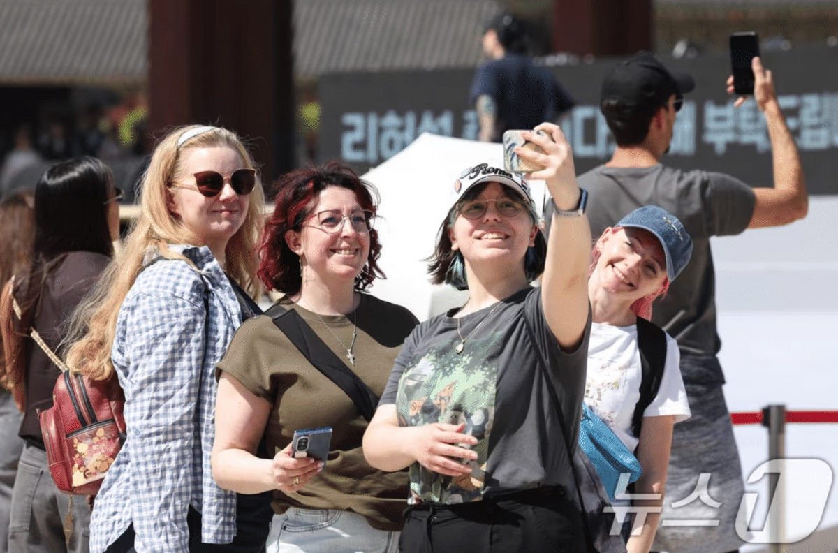 3월 한국 방문 외국인 관광객 204만영