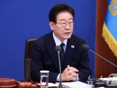 국무회의에서 발언하는 이재명 대통령