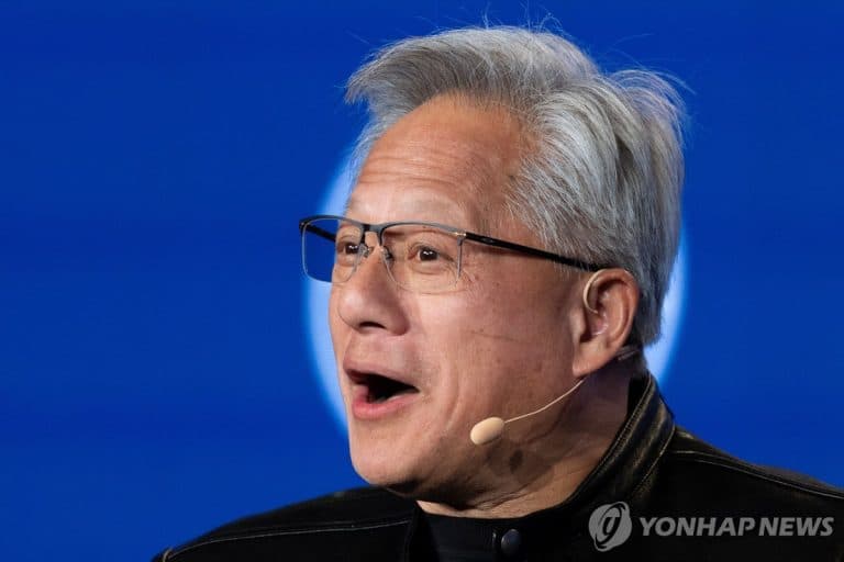 엔비디아 AI 투자 확대를 보여주는 데이터센터 및 기술 장면