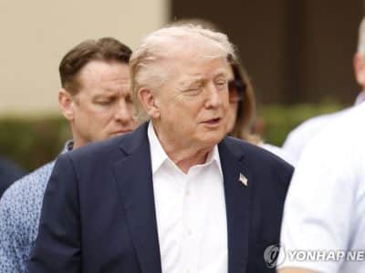 트럼프가 호르무즈 해협 구출 작전을 발표한 장면